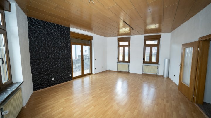 Helle und großzügige Obergeschosswohnung in Püttlingen zu vermieten