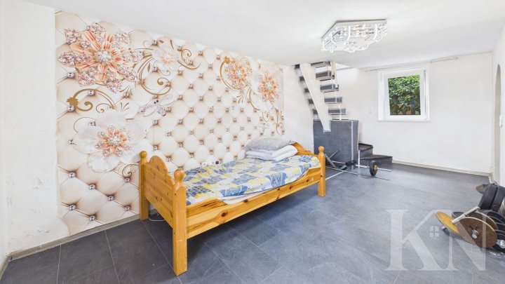 Einfamilienhaus mit Garten und Carport in zentraler Lage von Spiesen-Elversberg!