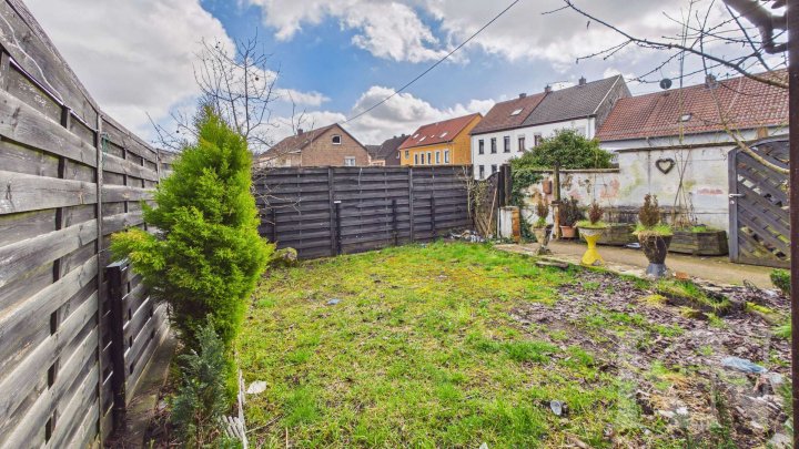 Einfamilienhaus mit Garten und Carport in zentraler Lage von Spiesen-Elversberg!