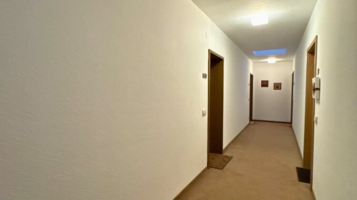 Gepflegte 2-ZKB-Wohnung mit Balkon & Außenstellplatz