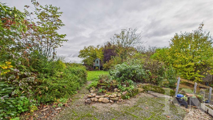 Familienfreundliche Doppelhaushälfte mit Garten, Keller und Ausbaumöglichkeit in Heusweiler!