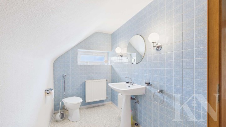 Familienfreundliche Doppelhaushälfte mit Garten, Keller und Ausbaumöglichkeit in Heusweiler!