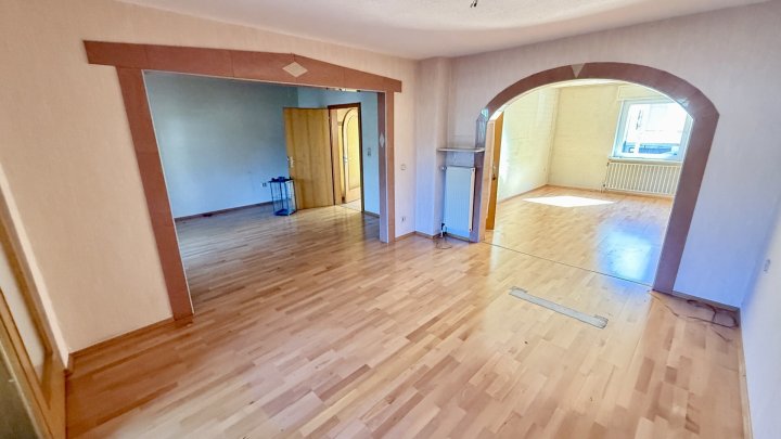 Zwei- bis Dreifamilienhaus mit Garten und Balkon in zentraler Lage von Dillingen zu verkaufen