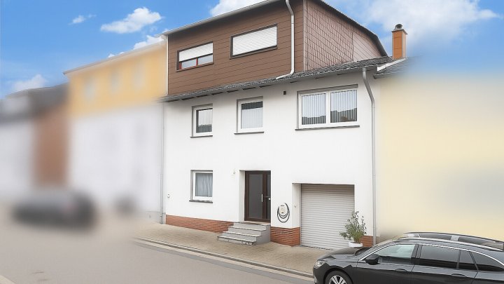 Großzügiges Ein-/Zweifamilienhaus in Fremersdorf mit neuer Heizung und PV-Anlage