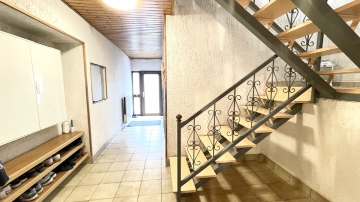 Großzügiges Ein-/Zweifamilienhaus in Fremersdorf mit neuer Heizung und PV-Anlage