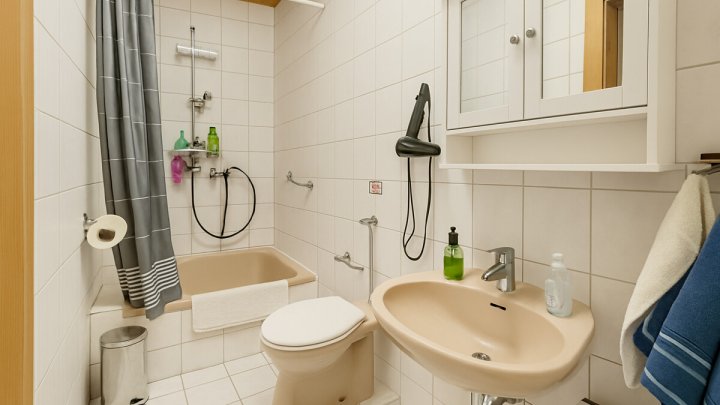 Großzügiges Ein-/Zweifamilienhaus in Fremersdorf mit neuer Heizung und PV-Anlage