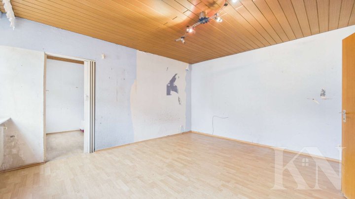 Viel Platz für Ideen: Einfamilienhaus mit PV-Anlage, Garten und Ausbaupotenzial