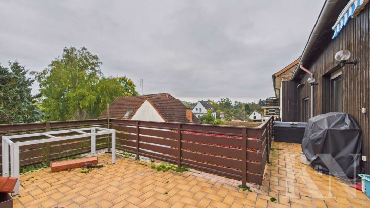 Viel Platz für Ideen: Einfamilienhaus mit PV-Anlage, Garten und Ausbaupotenzial