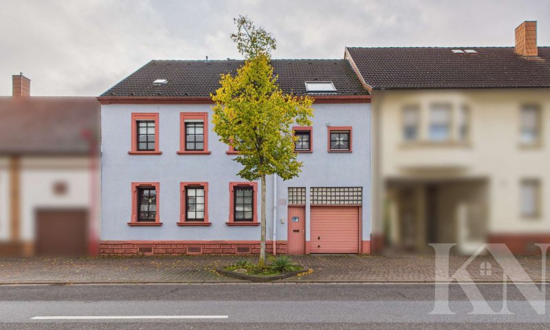 Viel Platz für Ideen: Einfamilienhaus mit PV-Anlage, Garten und Ausbaupotenzial