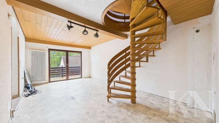 Viel Platz für Ideen: Einfamilienhaus mit PV-Anlage, Garten und Ausbaupotenzial