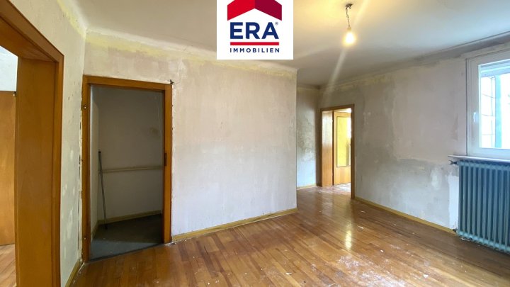 EINFAMILIENHAUS-REIHENHAUS, SANIERUNGSOBJEKT IN GROSSROSSELN