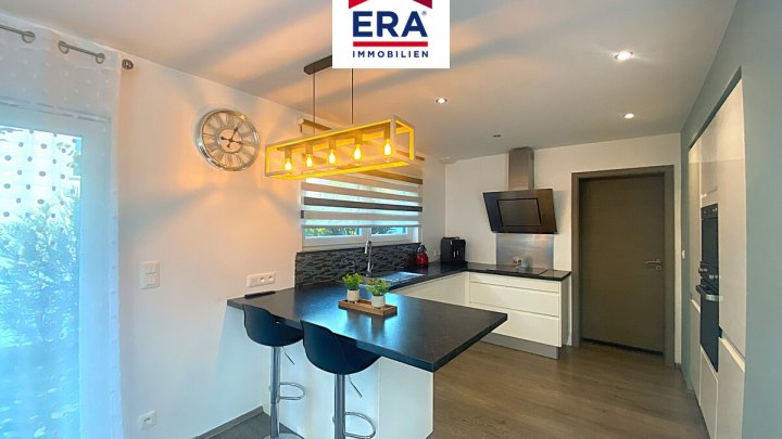 KEINE VERMITTLUNGSGEBÜHREN ! FREISTEHENDES EINFAMILIENHAUS IN RUHIGER LAGE VON FORBACH/FR, NÄHE SB