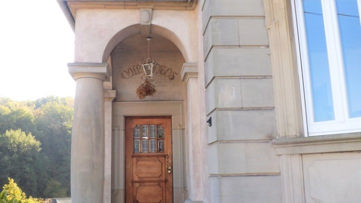 PROVISIONSFREI- VILLA 