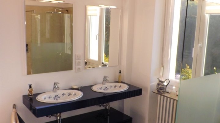 PROVISIONSFREI- VILLA 