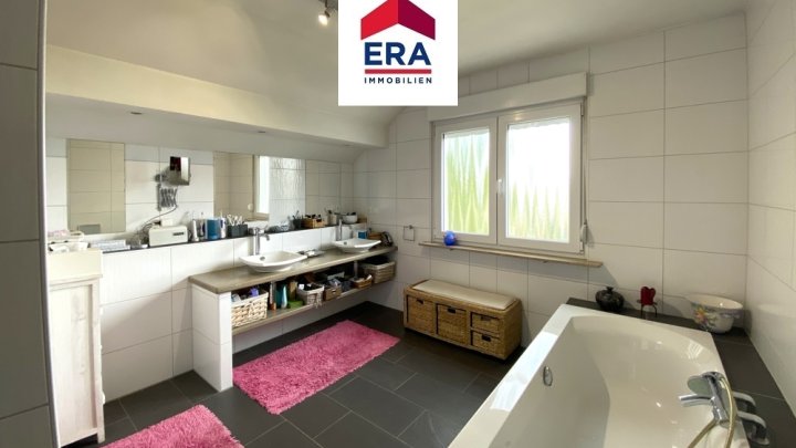 PROVISIONSFREI-VILLA MIT POOL IN RUHIGER LAGE, IN KERBACH/FR, NÄHE SAARBRÜCKEN