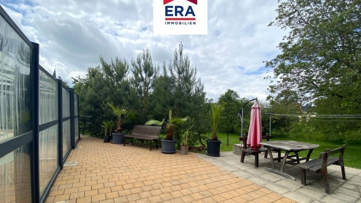 PROVISIONSFREI-VILLA MIT POOL IN RUHIGER LAGE, IN KERBACH/FR, NÄHE SAARBRÜCKEN