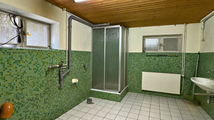 Freistehender Bungalow mit Garten + Garage - ca. 254m² Gesamtfläche