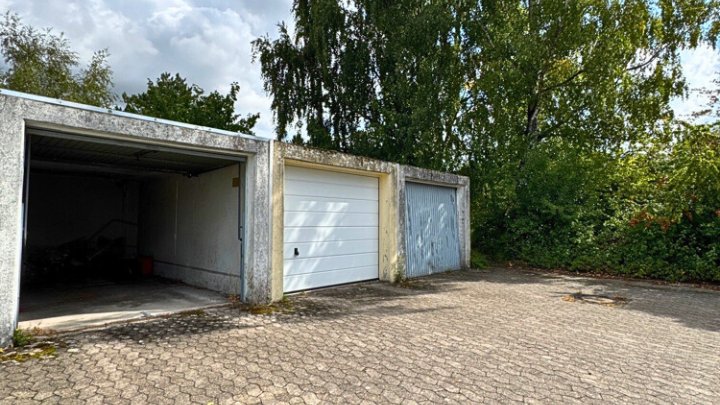 Freistehender Bungalow mit Garten + Garage - ca. 254m² Gesamtfläche