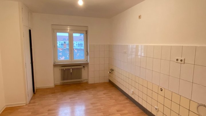 Renovierte 3 ZKB mit Balkon in Stadennähe