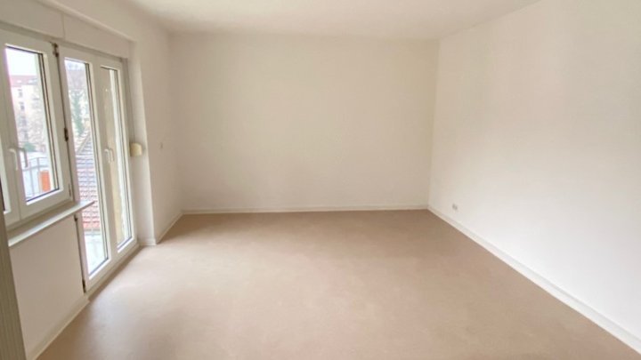 Renovierte 3 ZKB mit Balkon in Stadennähe