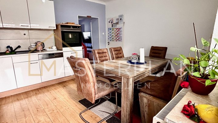 Gemütliches Einfamilienhaus mit Garten, Terrasse und Garage in ruhiger Lage