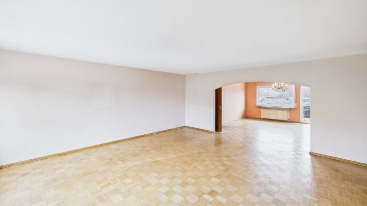 Vielseitige Wohn- und Gewerbeimmobilie in Saarlouis-Lisdorf