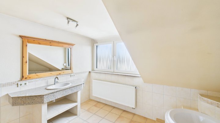 Vielseitige Wohn- und Gewerbeimmobilie in Saarlouis-Lisdorf