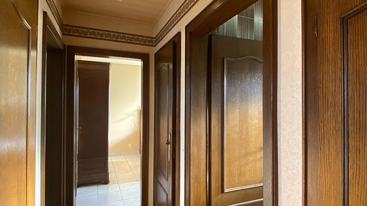 KEINE VERMITTLUNGSGEBÜHREN!! FREISTEHENDER BUNGALOW, SACKGASSE A-LAGE IN OETING/FR, NÄHE SB