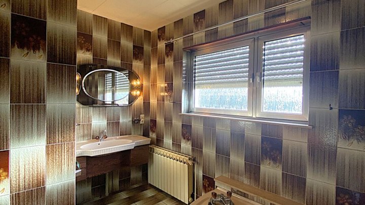 KEINE VERMITTLUNGSGEBÜHREN!! FREISTEHENDER BUNGALOW, SACKGASSE A-LAGE IN OETING/FR, NÄHE SB