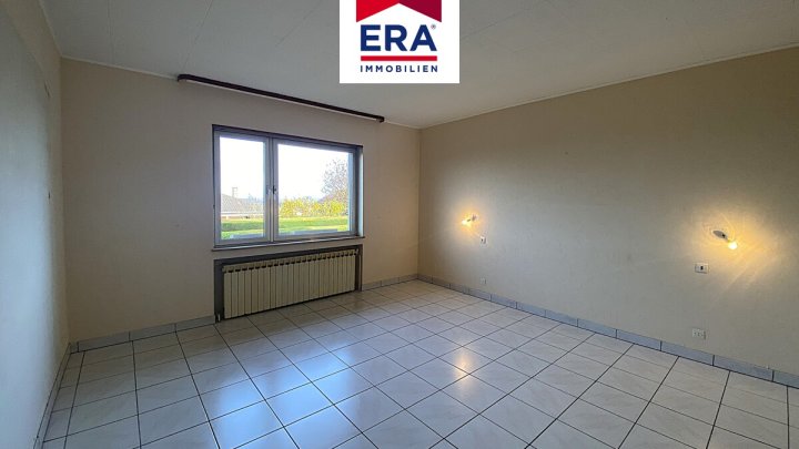 KEINE VERMITTLUNGSGEBÜHREN!! FREISTEHENDER BUNGALOW, SACKGASSE A-LAGE IN OETING/FR, NÄHE SB