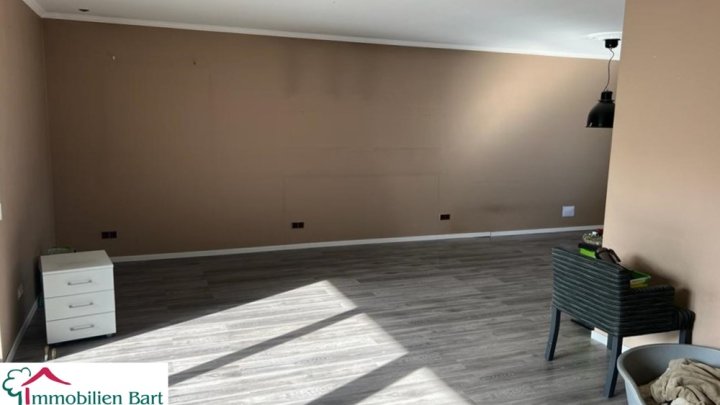 GRENZE L-WORMELDANGE: 3 WOHNUNGEN MIT GARAGEN UND GARTEN