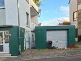 Eingang zu den Wohnungen mit Garage