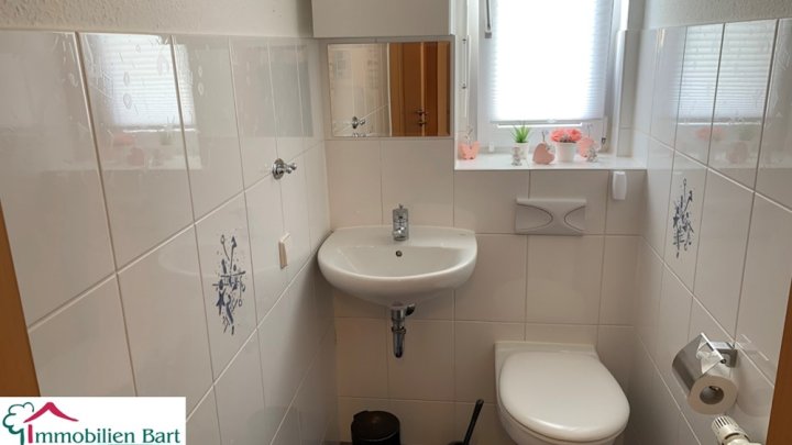 5 MIN. VON L-WORMELDANGE: GEPFLEGTES WOHNHAUS IN TOLLER LAGE !