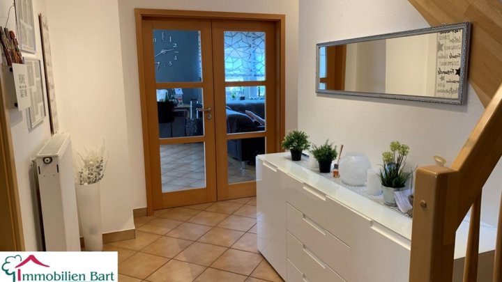 5 MIN. VON L-WORMELDANGE: GEPFLEGTES WOHNHAUS IN TOLLER LAGE !