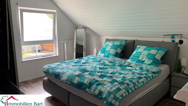 5 MIN. VON L-WORMELDANGE: GEPFLEGTES WOHNHAUS IN TOLLER LAGE !