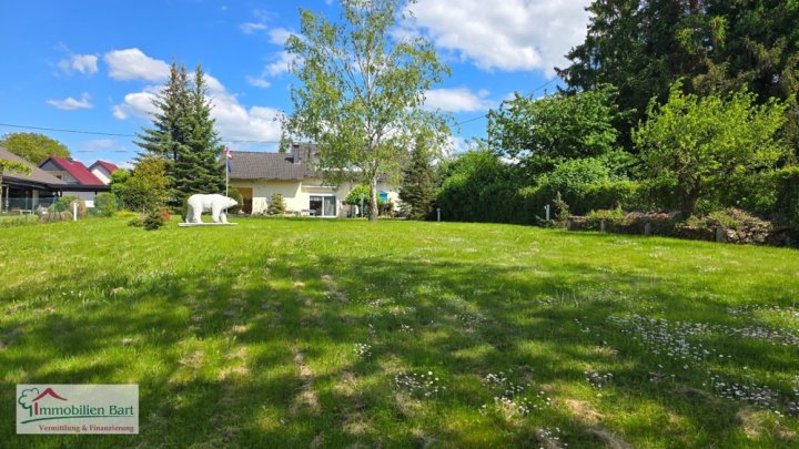 5 MIN. BIS REMICH/SCHENGEN: WOHNHAUS MIT TOLLEM MOSELBLICK