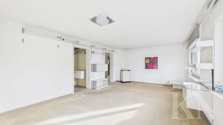 Vielseitiges Zweifamilienhaus mit großem Potenzial in zentraler Lage von Püttlingen!