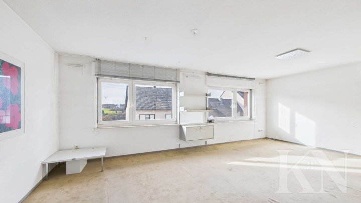 Vielseitiges Zweifamilienhaus mit großem Potenzial in zentraler Lage von Püttlingen!