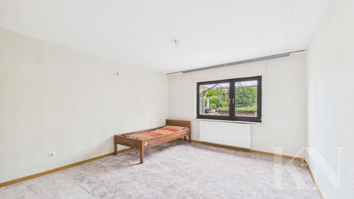 Vielseitiges Zweifamilienhaus mit großem Potenzial in zentraler Lage von Püttlingen!