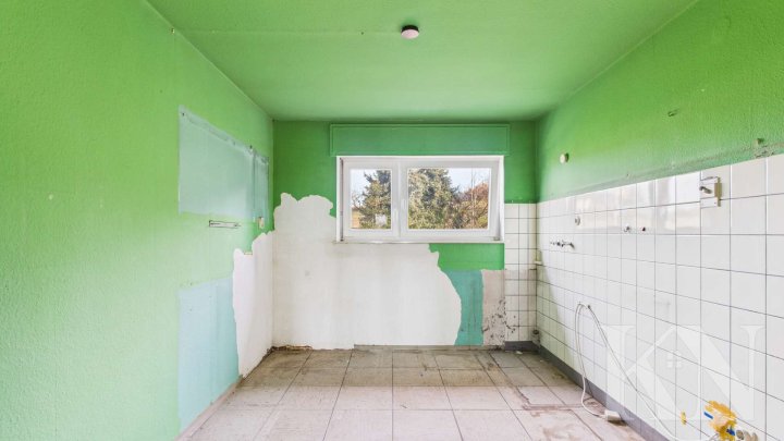 Vielseitiges Zweifamilienhaus mit großem Potenzial in zentraler Lage von Püttlingen!