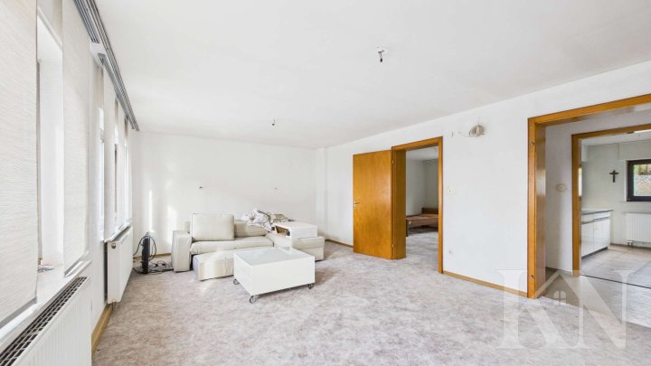 Vielseitiges Zweifamilienhaus mit großem Potenzial in zentraler Lage von Püttlingen!