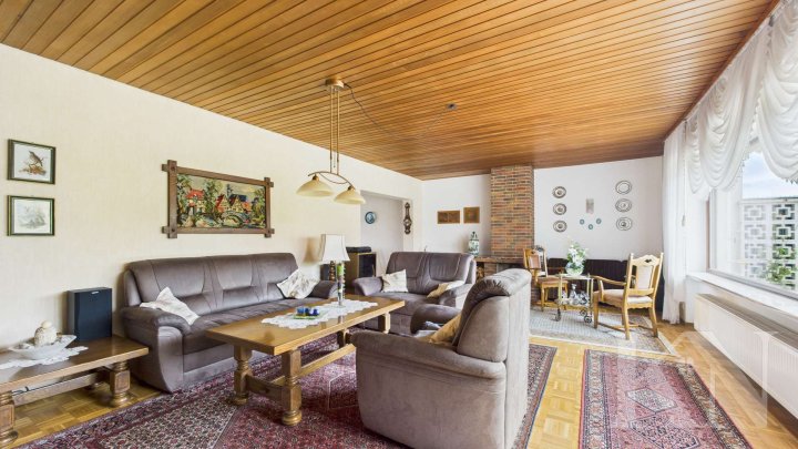 Großzügiges Einfamilienhaus mit Terrasse, Garten und Wohnen auf einer Ebene in Saarlouis-Steinrausch