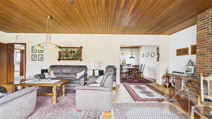 Großzügiges Einfamilienhaus mit Terrasse, Garten und Wohnen auf einer Ebene in Saarlouis-Steinrausch