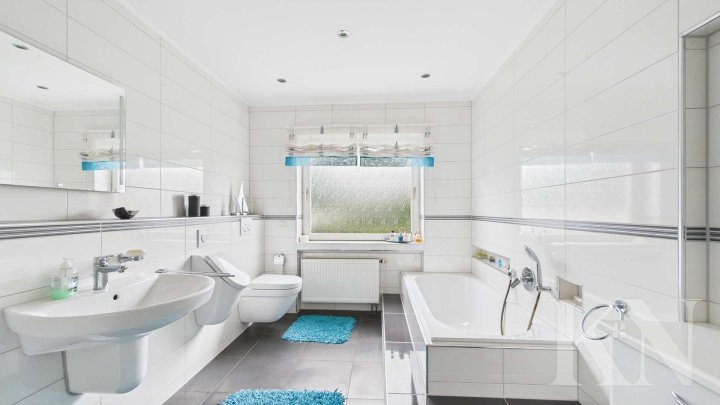 Großzügiges Einfamilienhaus mit Terrasse, Garten und Wohnen auf einer Ebene in Saarlouis-Steinrausch