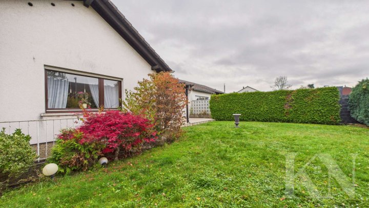 Großzügiges Einfamilienhaus mit Terrasse, Garten und Wohnen auf einer Ebene in Saarlouis-Steinrausch