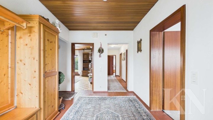 Großzügiges Einfamilienhaus mit Terrasse, Garten und Wohnen auf einer Ebene in Saarlouis-Steinrausch