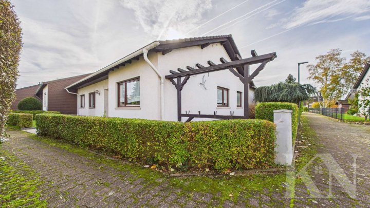 Großzügiges Einfamilienhaus mit Terrasse, Garten und Wohnen auf einer Ebene in Saarlouis-Steinrausch