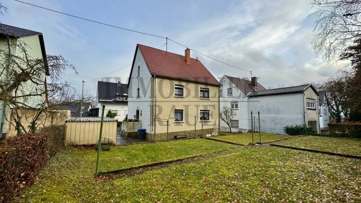 FREISTEHENDES 1-2 FAMILIENHAUS MIT GARTEN UND GARAGE IN BILDSTOCK - SOFORT FREI