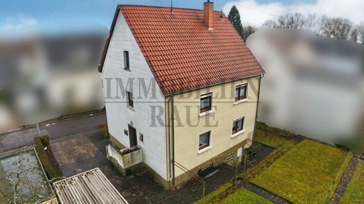 FREISTEHENDES 1-2 FAMILIENHAUS MIT GARTEN UND GARAGE IN BILDSTOCK - SOFORT FREI