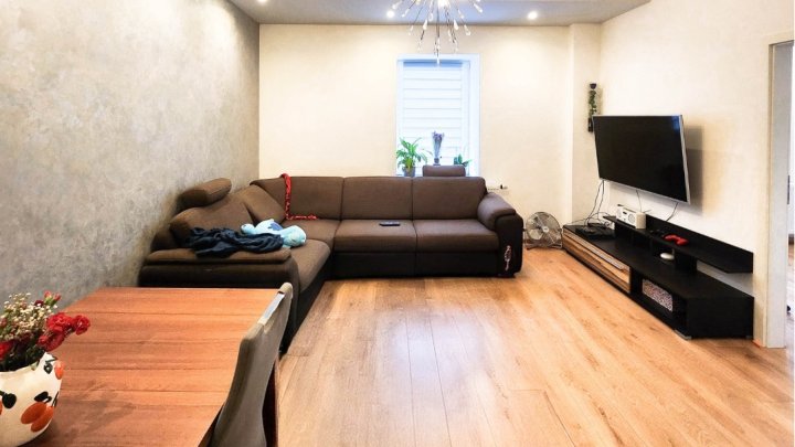 Moderne 4-Zimmer Wohnung in Damflos zu vermieten